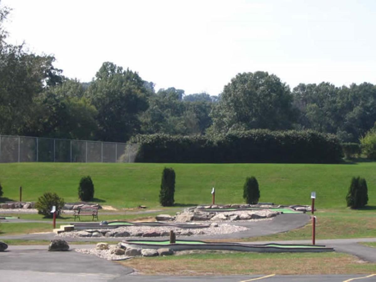 Christmas Mountain Campground Lake Delton Exterior photo